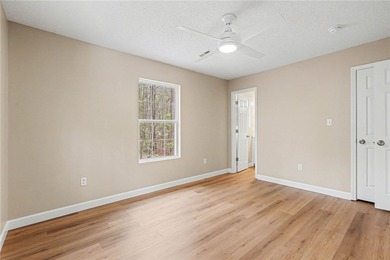 Completely renovated and move-in ready, this 3-bedroom, 2-bath - photo 14