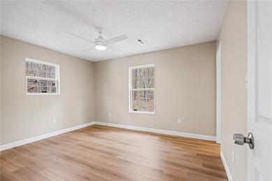 Completely renovated and move-in ready, this 3-bedroom, 2-bath - photo 19