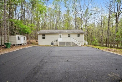 Completely renovated and move-in ready, this 3-bedroom, 2-bath - photo 23