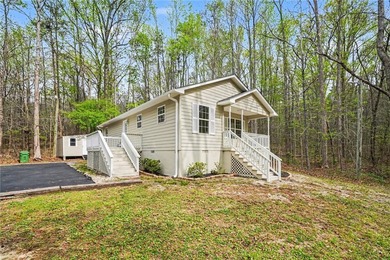 Completely renovated and move-in ready, this 3-bedroom, 2-bath - photo 25
