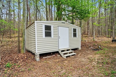 Completely renovated and move-in ready, this 3-bedroom, 2-bath - photo 26