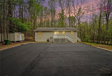 Completely renovated and move-in ready, this 3-bedroom, 2-bath - photo 27