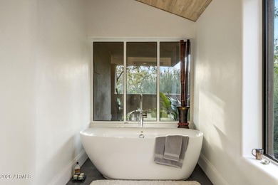 Timeless desert architecture meets refined modern livingpletely - photo 30