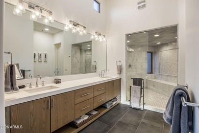 Timeless desert architecture meets refined modern livingpletely - photo 31