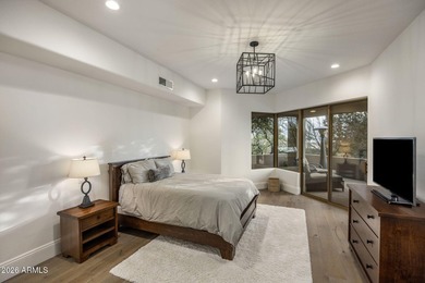 Timeless desert architecture meets refined modern livingpletely - photo 35