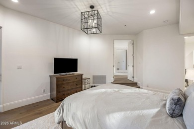 Timeless desert architecture meets refined modern livingpletely - photo 36