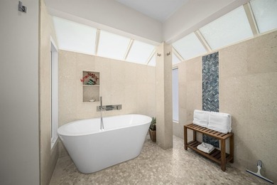 Gorgeous bridge level Kapalua Bay Villa. Roll your luggage - photo 45