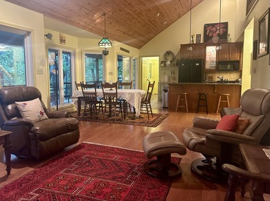 Indulge in the River Lifestyle! This beautiful waterfront home - photo 6