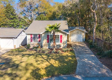 HUGE PRICE REDUCTION! Welcome home to this beautifully renovated - photo 4
