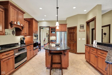Discover luxury & privacy in this exquisite executive home. This - photo 22
