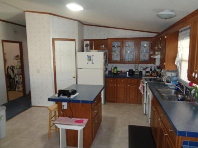 Spacious 3 bed room, with his and hers bath in the Primary bed