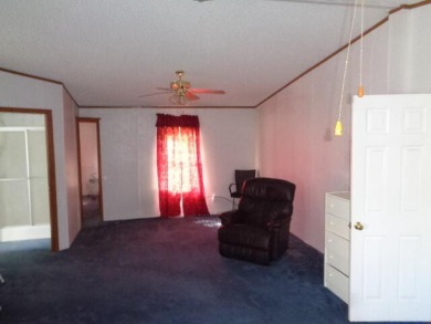 Spacious 3 bed room, with his and hers bath in the Primary bed