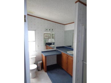 Spacious 3 bed room, with his and hers bath in the Primary bed