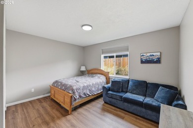 Turnkey 4-bedroom, 2-bath single-level home located on a quiet - photo 8
