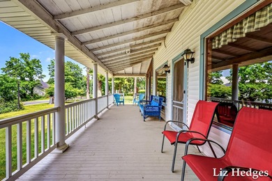 Enchanting seasonal cottage with 188.5 ft. of private White Lake - photo 11