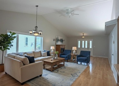 Enjoy the perfect blend of comfort, convenience, and - photo 14