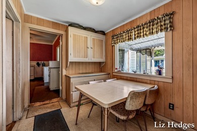 Enchanting seasonal cottage with 188.5 ft. of private White Lake - photo 15