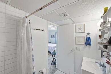 Welcome to this charming one-bedroom, one-and-a-half-bath Villa - photo 15