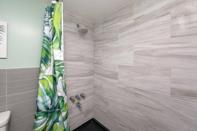 Welcome to Gulf Terrace in the heart of Destin! This one-bedroom - photo 20