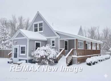 Tittabawassee River Home Sale Pending in Saginaw Michigan
