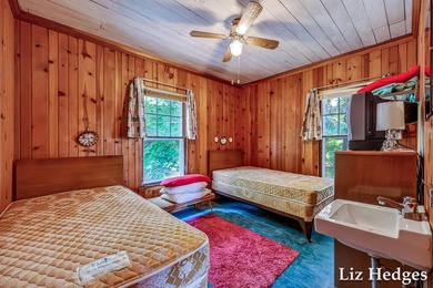 Enchanting seasonal cottage with 188.5 ft. of private White Lake - photo 32