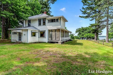 Enchanting seasonal cottage with 188.5 ft. of private White Lake - photo 43