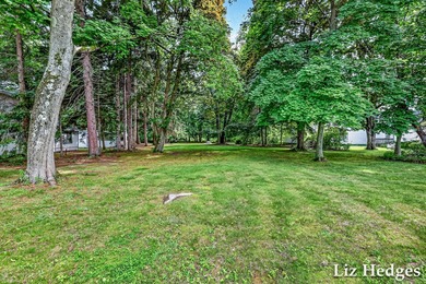 Enchanting seasonal cottage with 188.5 ft. of private White Lake - photo 48