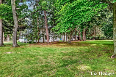 Enchanting seasonal cottage with 188.5 ft. of private White Lake - photo 49