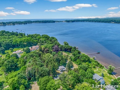 Enchanting seasonal cottage with 188.5 ft. of private White Lake - photo 50