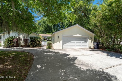 Nestled on a spacious corner lot in a private cul-de-sac, this - photo 4