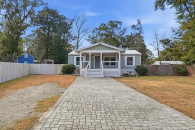 Welcome to 140 Palmetto Ave in Freeport! This beautifully - photo 2