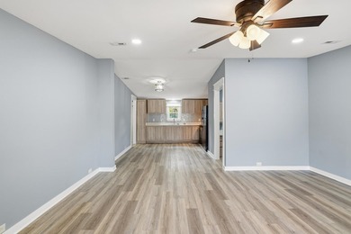 Welcome to 140 Palmetto Ave in Freeport! This beautifully - photo 8