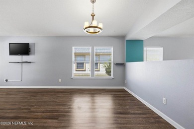 PRICE REDUCED!! Move right into this beautifully maintained - photo 22