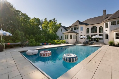 Welcome to 19 Cavendish Way, where exceptional architecture and - photo 23