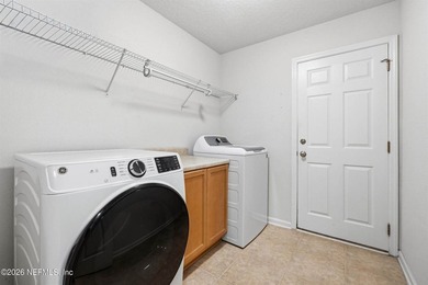 PRICE REDUCED!! Move right into this beautifully maintained - photo 35