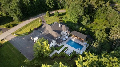 Welcome to 19 Cavendish Way, where exceptional architecture and - photo 36