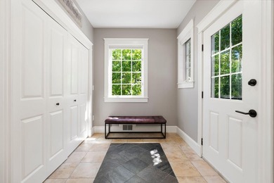 Welcome to 19 Cavendish Way, where exceptional architecture and - photo 37