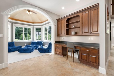 Welcome to 19 Cavendish Way, where exceptional architecture and - photo 42