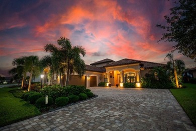 Experience luxury golf course living in this beautifully - photo 2