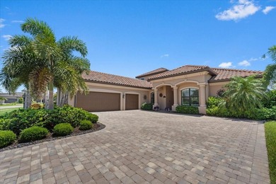Experience luxury golf course living in this beautifully - photo 3