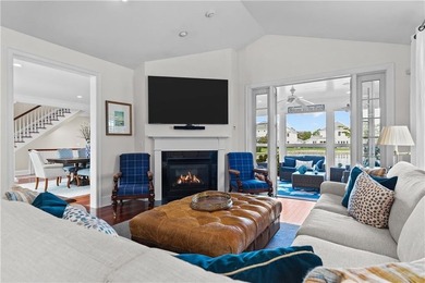 This lovely Royal Cottage sits on Sunset Lake with 3 beds and 3 - photo 10