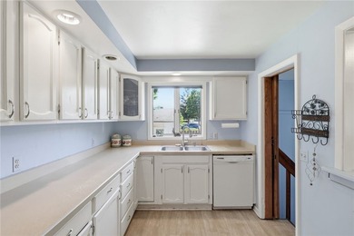 Welcome to this spacious 4-bedroom, 1-bath home offering 2,202 - photo 16