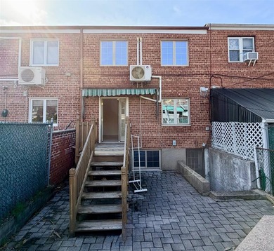 This charming one-family home offers three bedrooms, two and a - photo 24