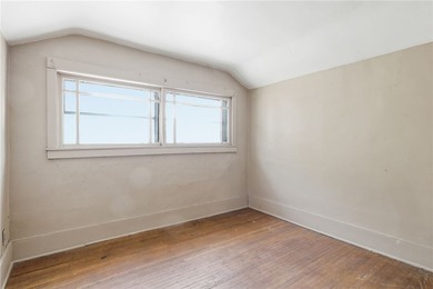 Welcome to this spacious 4-bedroom, 1-bath home offering 2,202 - photo 27
