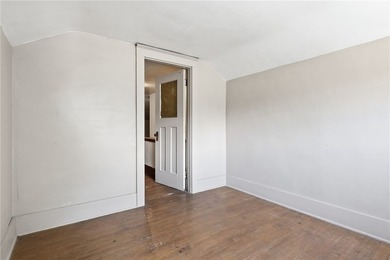 Welcome to this spacious 4-bedroom, 1-bath home offering 2,202 - photo 28