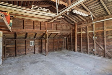 Welcome to this spacious 4-bedroom, 1-bath home offering 2,202 - photo 34