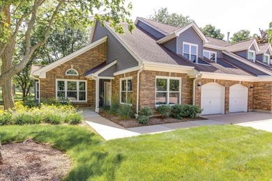 (private lake, pond, creek) Townhome/Townhouse For Sale in Buffalo Grove Illinois