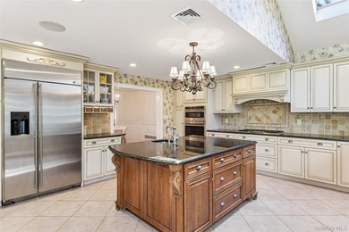 Welcome to 111 Palmyra Ave, a stunning 4/5-bedroom residence set - photo 10