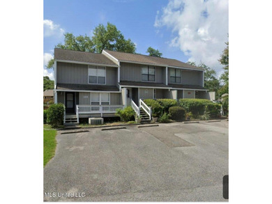 Twin Lakes Townhome/Townhouse For Sale in Diamondhead Mississippi