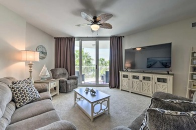 Resort Views & Poolside Living: Your Turnkey Emerald Coast Oasis - photo 4